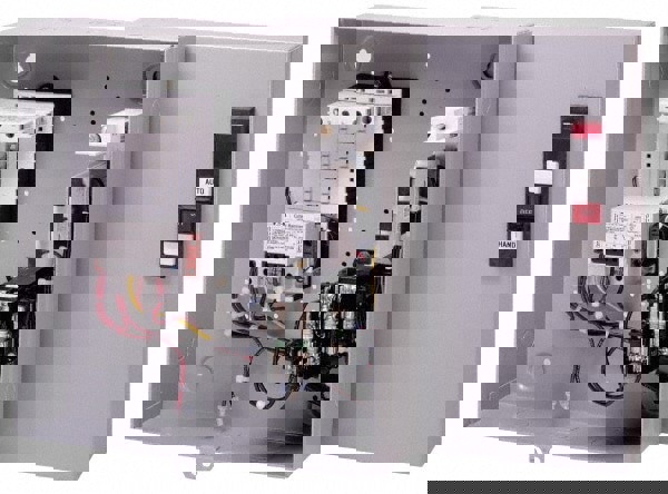 Lighting Contactors; Contactor Type: Mechanically Held ; NEMA Enclosure Rating: 1 ; Amperage: 30 (Tungsten) ; Control Circuit Voltage: 110 VAC @ 50 Hz; 120 VAC @ 60 Hz ; Number of Poles: 2 ; Overall Height (mm): 338.10